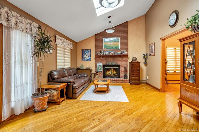 69 Churchill Lane, Smithtown, NY 11787