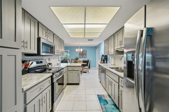 2003 HALIDOM WAY, Sun City Center, FL 33573