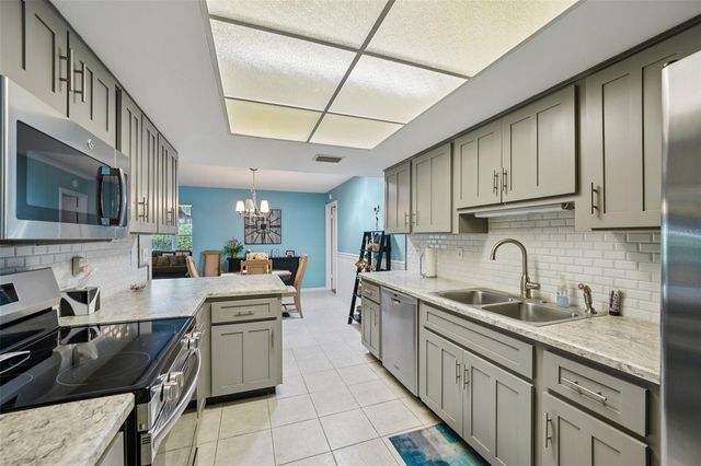 2003 HALIDOM WAY, Sun City Center, FL 33573