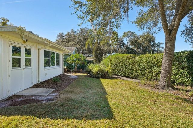 2003 HALIDOM WAY, Sun City Center, FL 33573