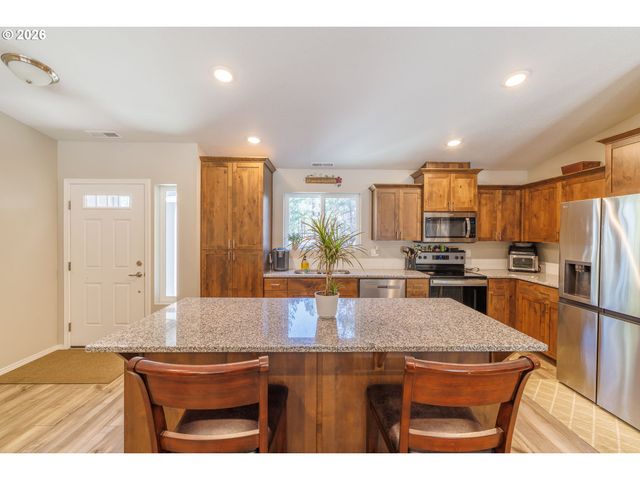 17450 MEADOW Way, Bend, OR 97707