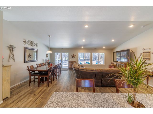 17450 MEADOW Way, Bend, OR 97707