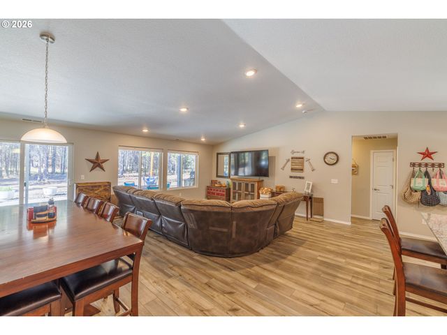 17450 MEADOW Way, Bend, OR 97707