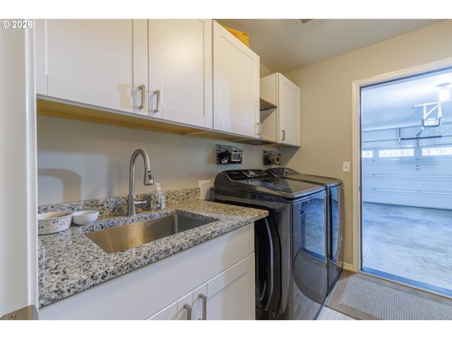 17450 MEADOW Way, Bend, OR 97707