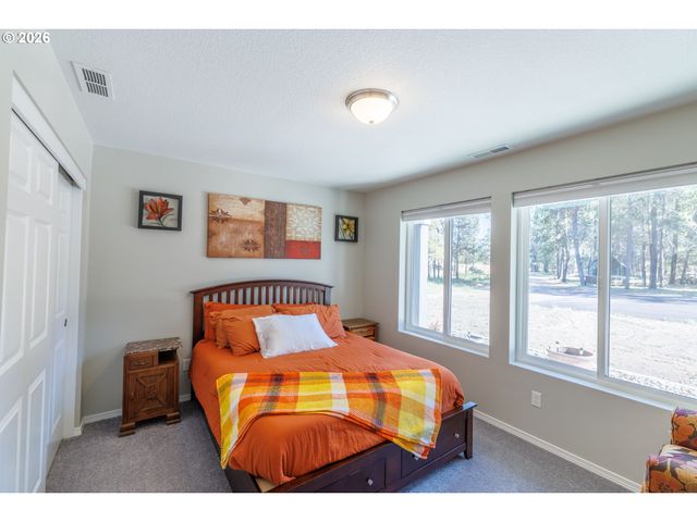 17450 MEADOW Way, Bend, OR 97707