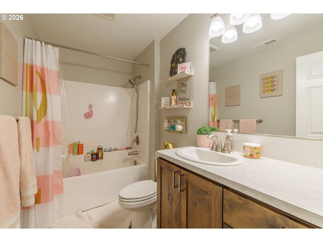 17450 MEADOW Way, Bend, OR 97707