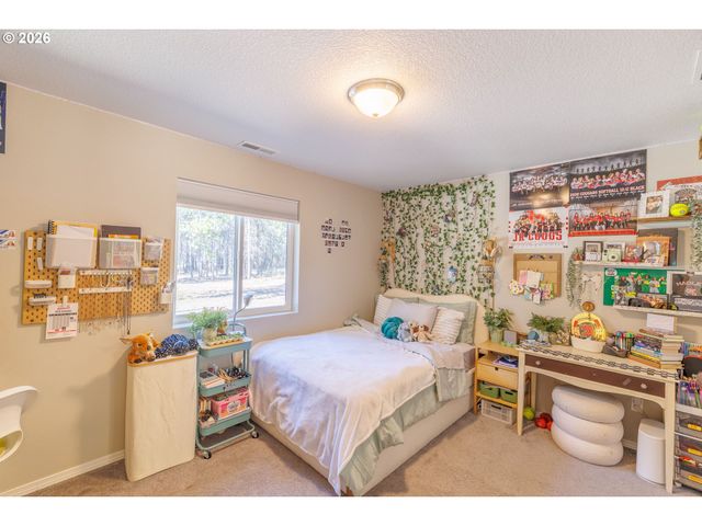 17450 MEADOW Way, Bend, OR 97707