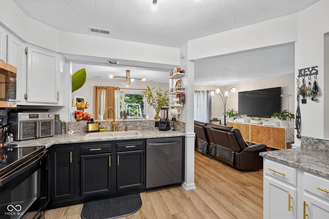 9209 Sea Pine Lane, Indianapolis, IN 46250