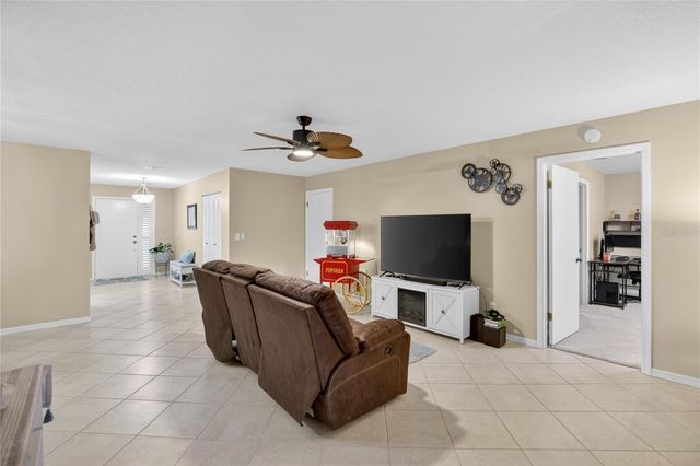 2001 HARTLEBURY WAY 432, Sun City Center, FL 33573
