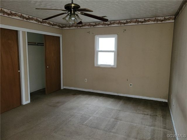 683 Oakes Landing Rd, Saluda, VA 23149