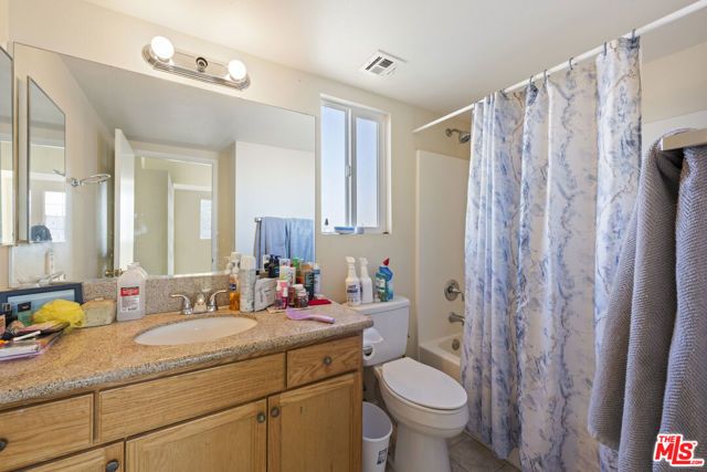 203 E Avenue R5, Palmdale, CA 93550