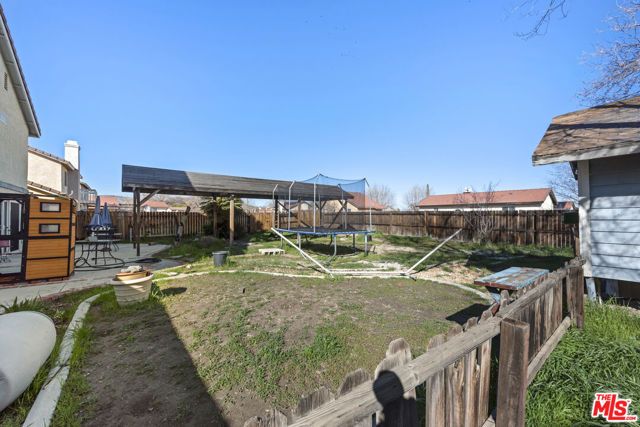 203 E Avenue R5, Palmdale, CA 93550