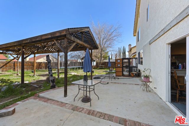 203 E Avenue R5, Palmdale, CA 93550