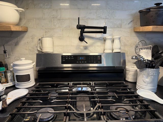 608 Pine Street, Henderson, TX 75654