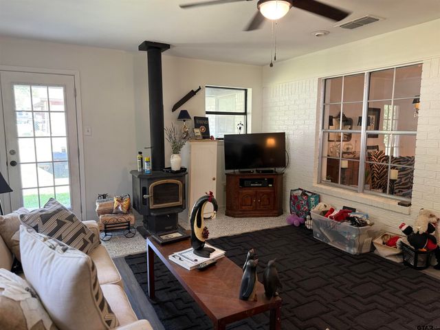 608 Pine Street, Henderson, TX 75654