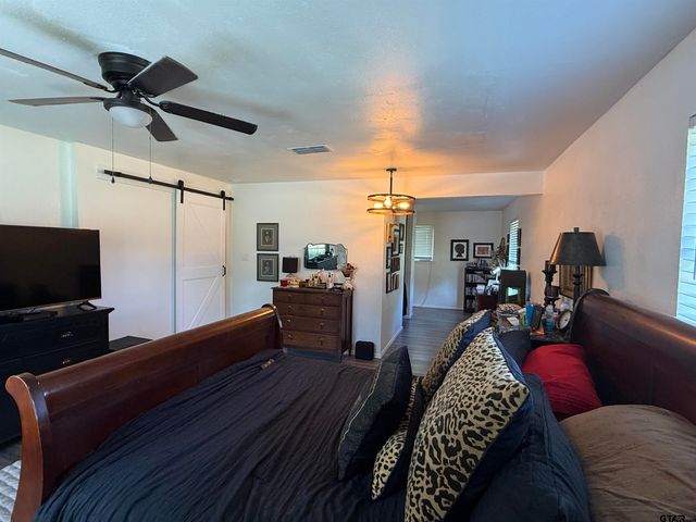 608 Pine Street, Henderson, TX 75654