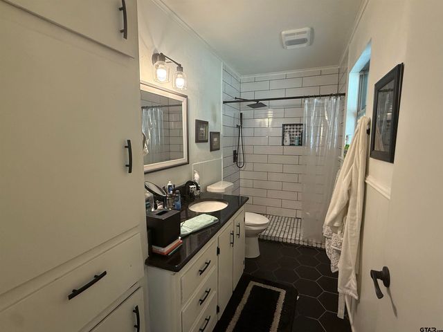 608 Pine Street, Henderson, TX 75654