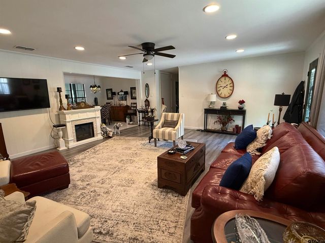 608 Pine Street, Henderson, TX 75654