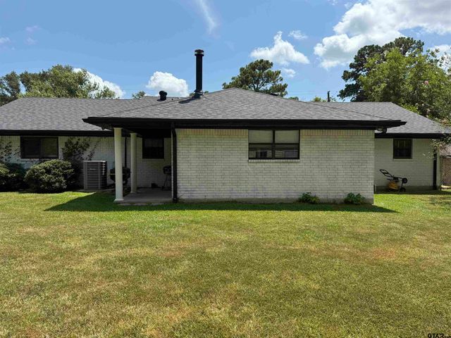 608 Pine Street, Henderson, TX 75654