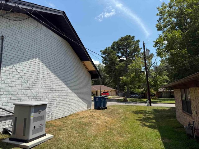 608 Pine Street, Henderson, TX 75654