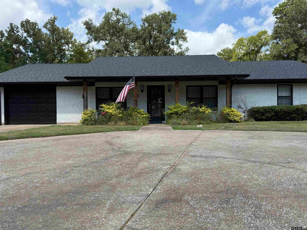 608 Pine Street, Henderson, TX 75654