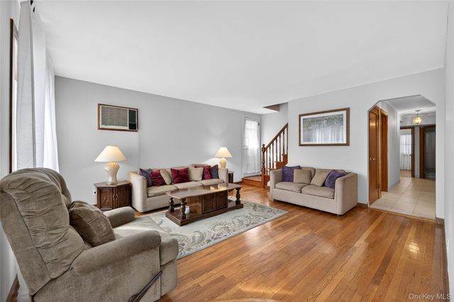 37 Manhattan Avenue, Westbury, NY 11590