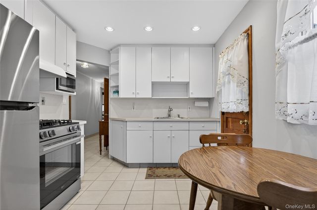 37 Manhattan Avenue, Westbury, NY 11590