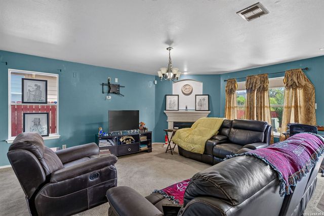 8706 Discovery Way, Converse, TX 78109