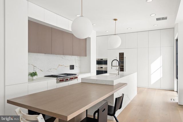 6621 HAYCOCK RD, Falls Church, VA 22043