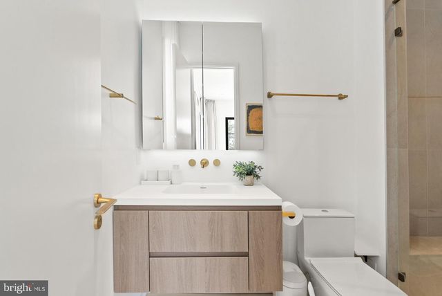 6621 HAYCOCK RD, Falls Church, VA 22043