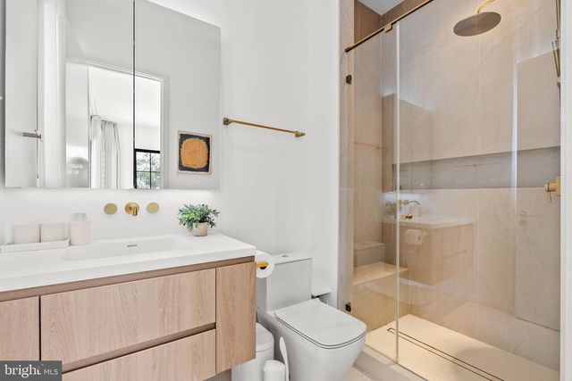 6621 HAYCOCK RD, Falls Church, VA 22043