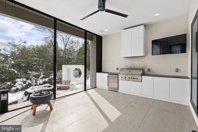 6621 HAYCOCK RD, Falls Church, VA 22043