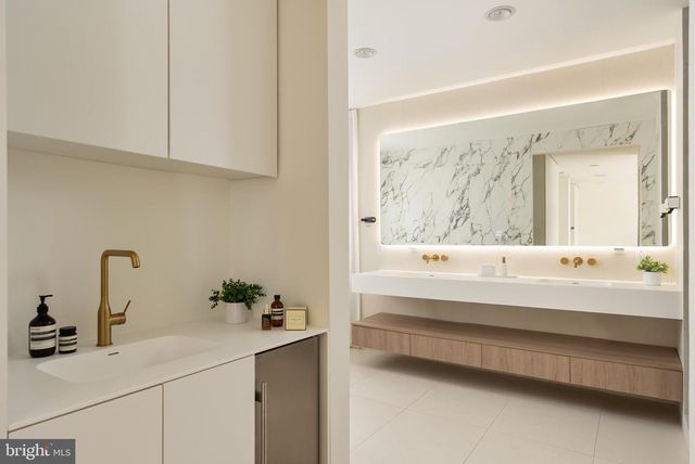 6621 HAYCOCK RD, Falls Church, VA 22043