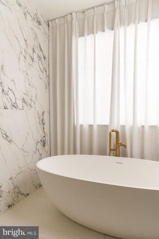 6621 HAYCOCK RD, Falls Church, VA 22043