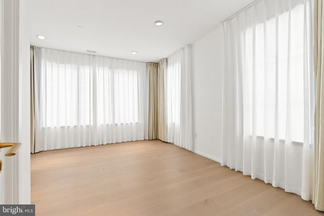 6621 HAYCOCK RD, Falls Church, VA 22043