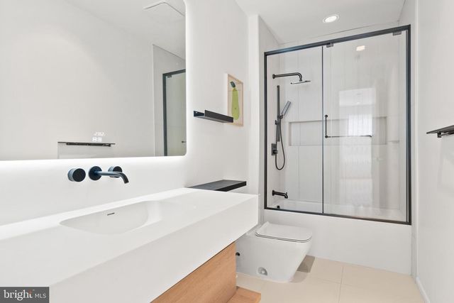 6621 HAYCOCK RD, Falls Church, VA 22043