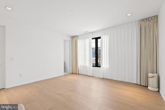 6621 HAYCOCK RD, Falls Church, VA 22043