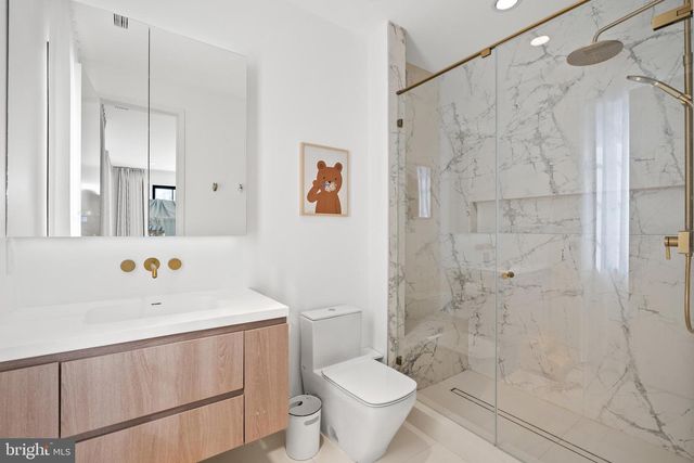 6621 HAYCOCK RD, Falls Church, VA 22043