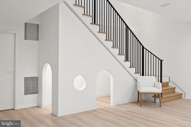 6621 HAYCOCK RD, Falls Church, VA 22043