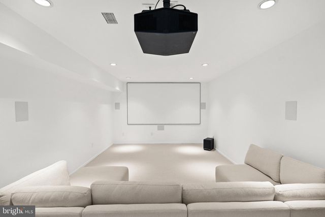 6621 HAYCOCK RD, Falls Church, VA 22043