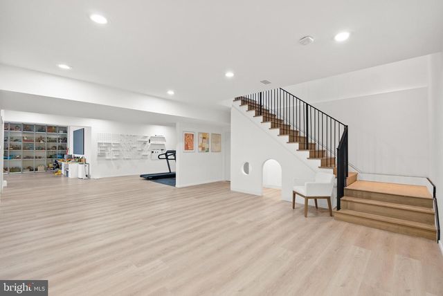 6621 HAYCOCK RD, Falls Church, VA 22043