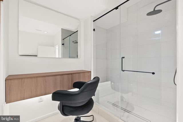 6621 HAYCOCK RD, Falls Church, VA 22043