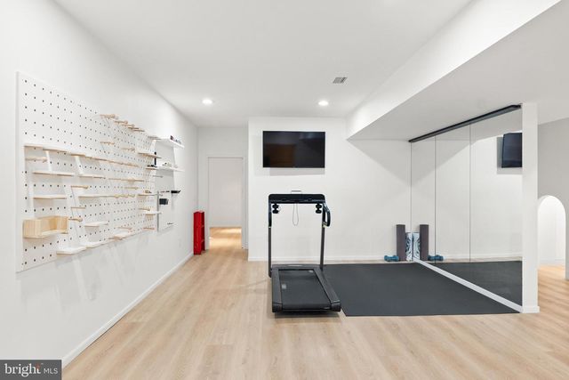 6621 HAYCOCK RD, Falls Church, VA 22043