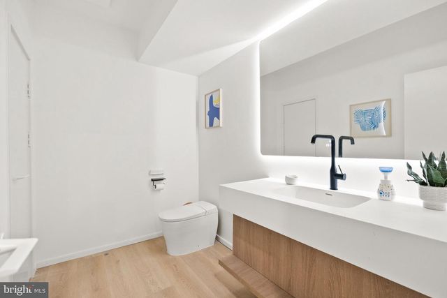 6621 HAYCOCK RD, Falls Church, VA 22043