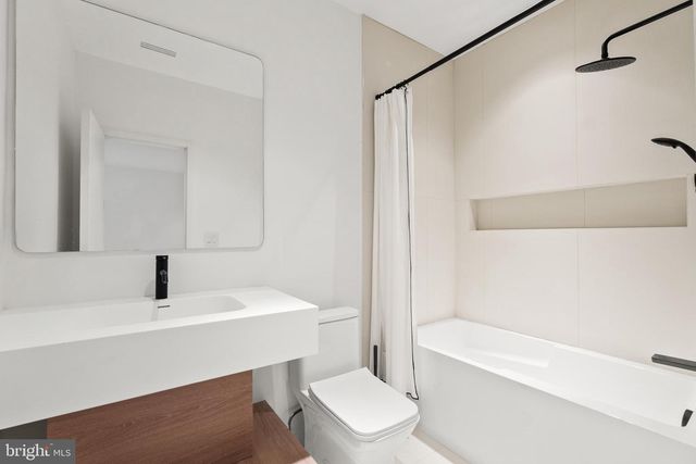 6621 HAYCOCK RD, Falls Church, VA 22043