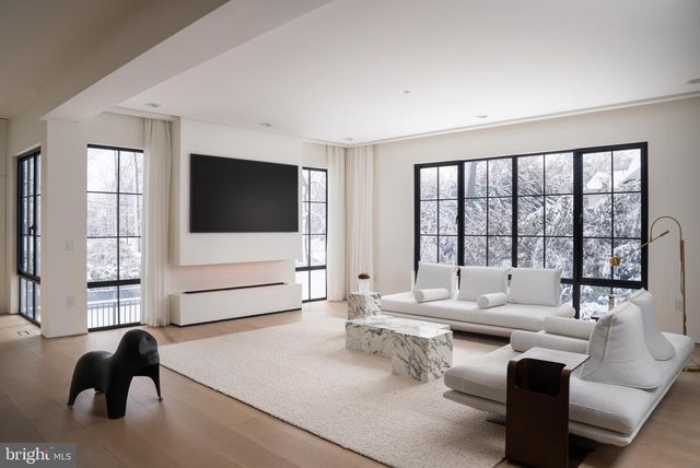 6621 HAYCOCK RD, Falls Church, VA 22043