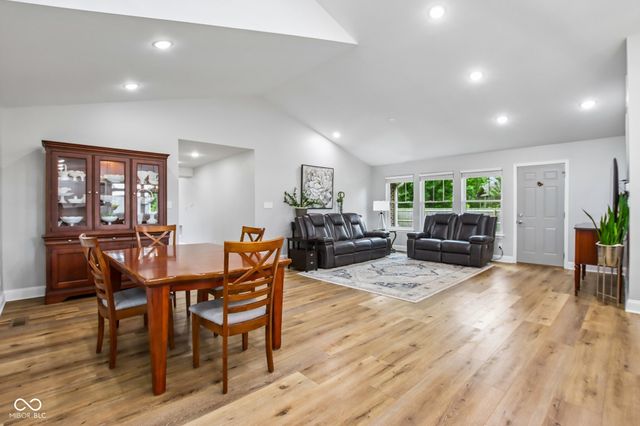 1924 S Avon Avenue, Avon, IN 46123