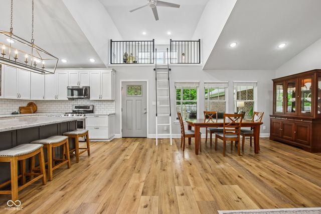 1924 S Avon Avenue, Avon, IN 46123