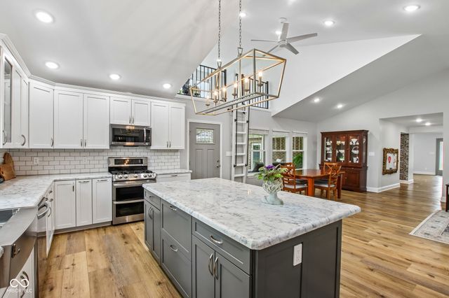 1924 S Avon Avenue, Avon, IN 46123