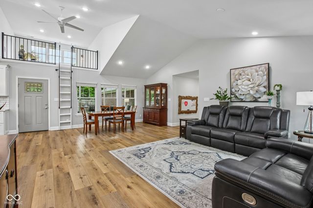 1924 S Avon Avenue, Avon, IN 46123